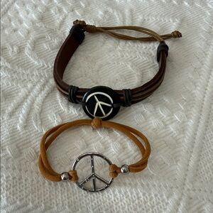 Peace Sign festival 2 Bracelets in Brown leather& adjustable Silver NWOT